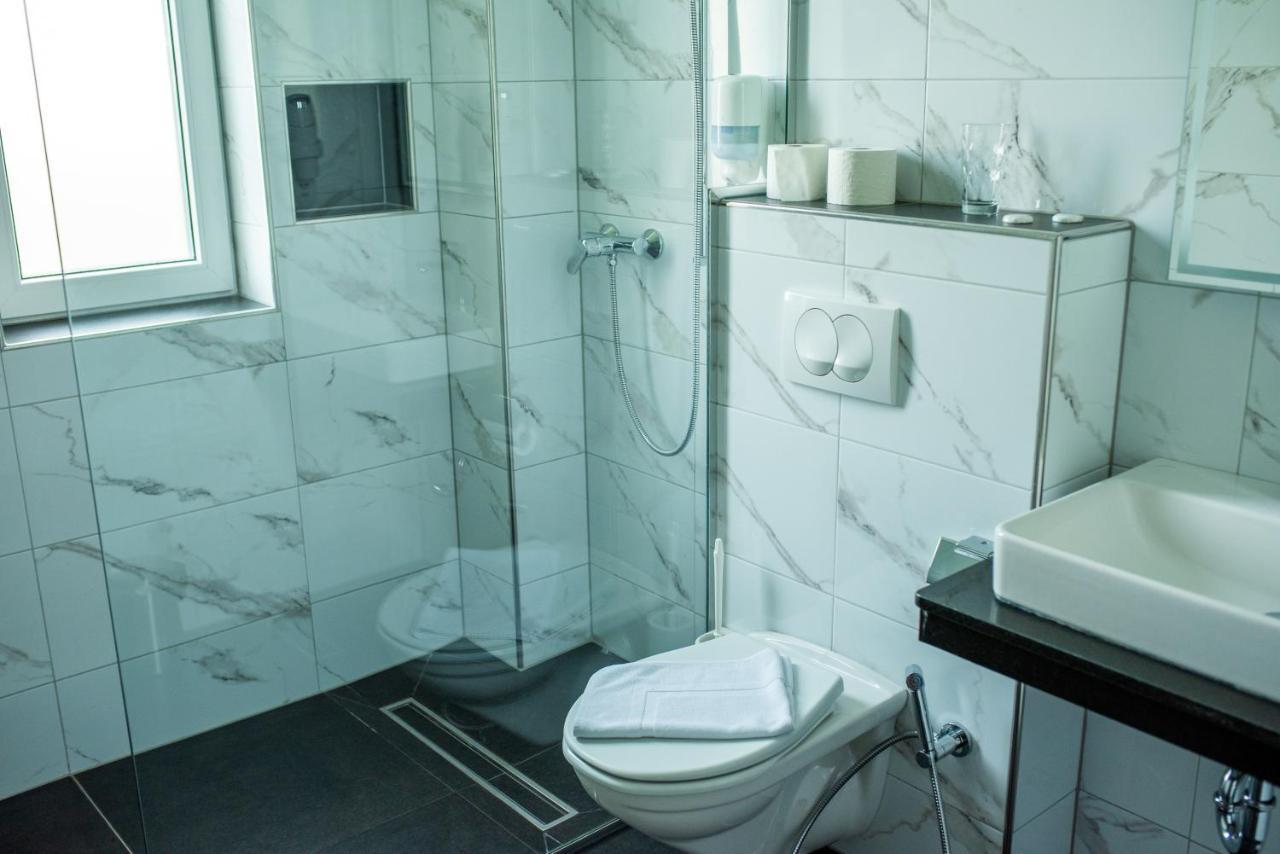 Swiss Plus Hotel Bihać Екстериор снимка