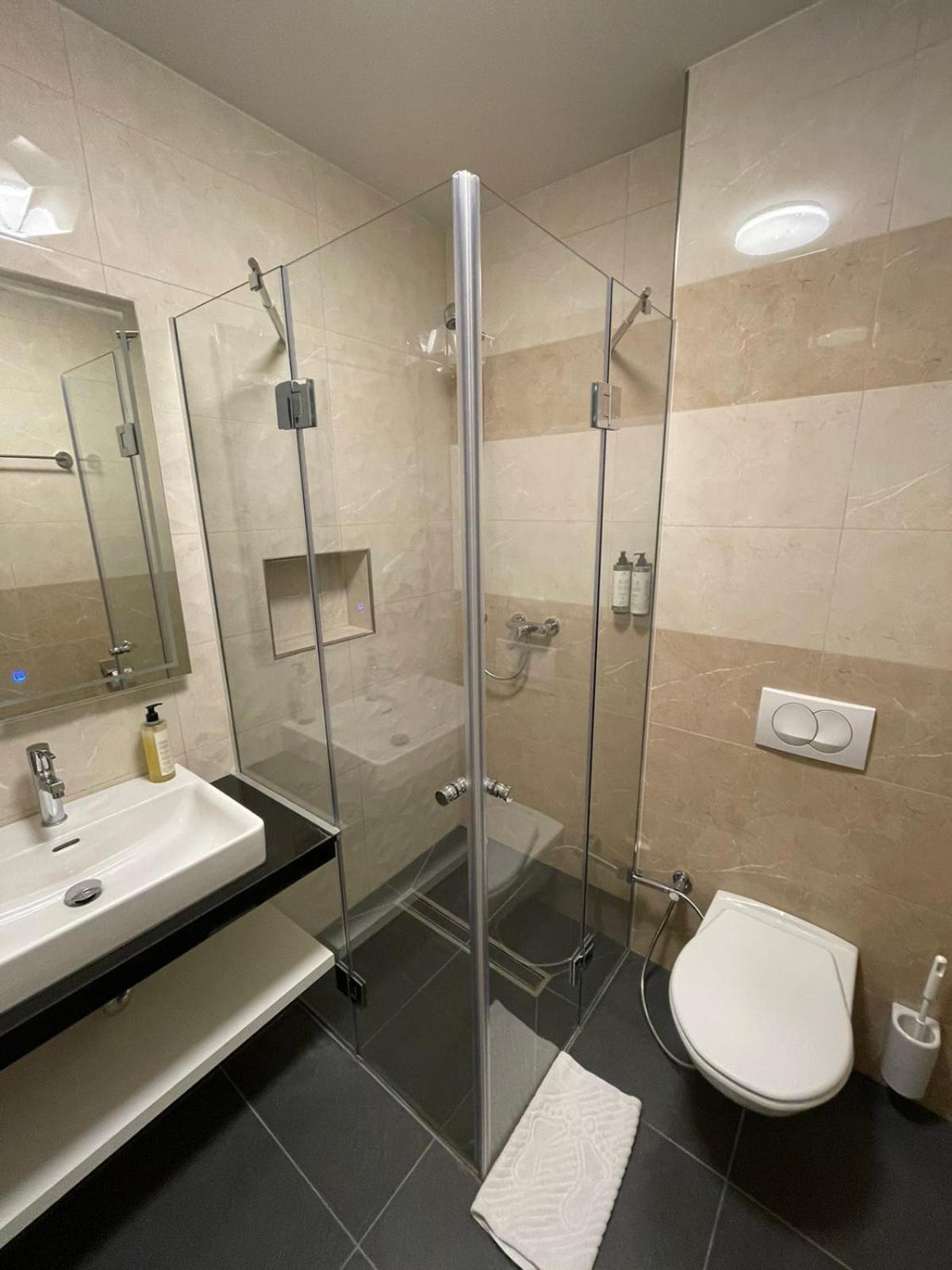 Swiss Plus Hotel Bihać Екстериор снимка