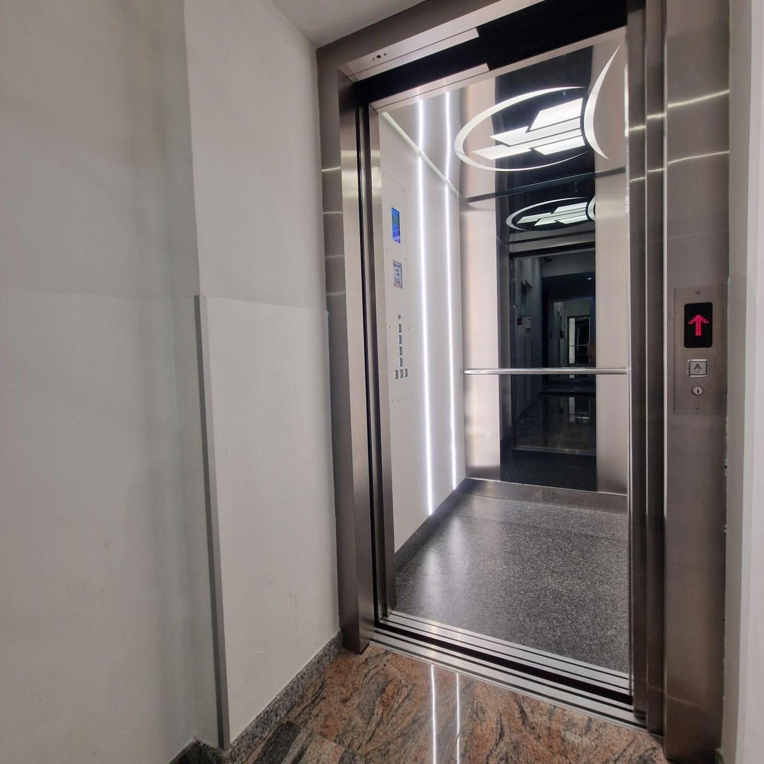 Swiss Plus Hotel Bihać Екстериор снимка