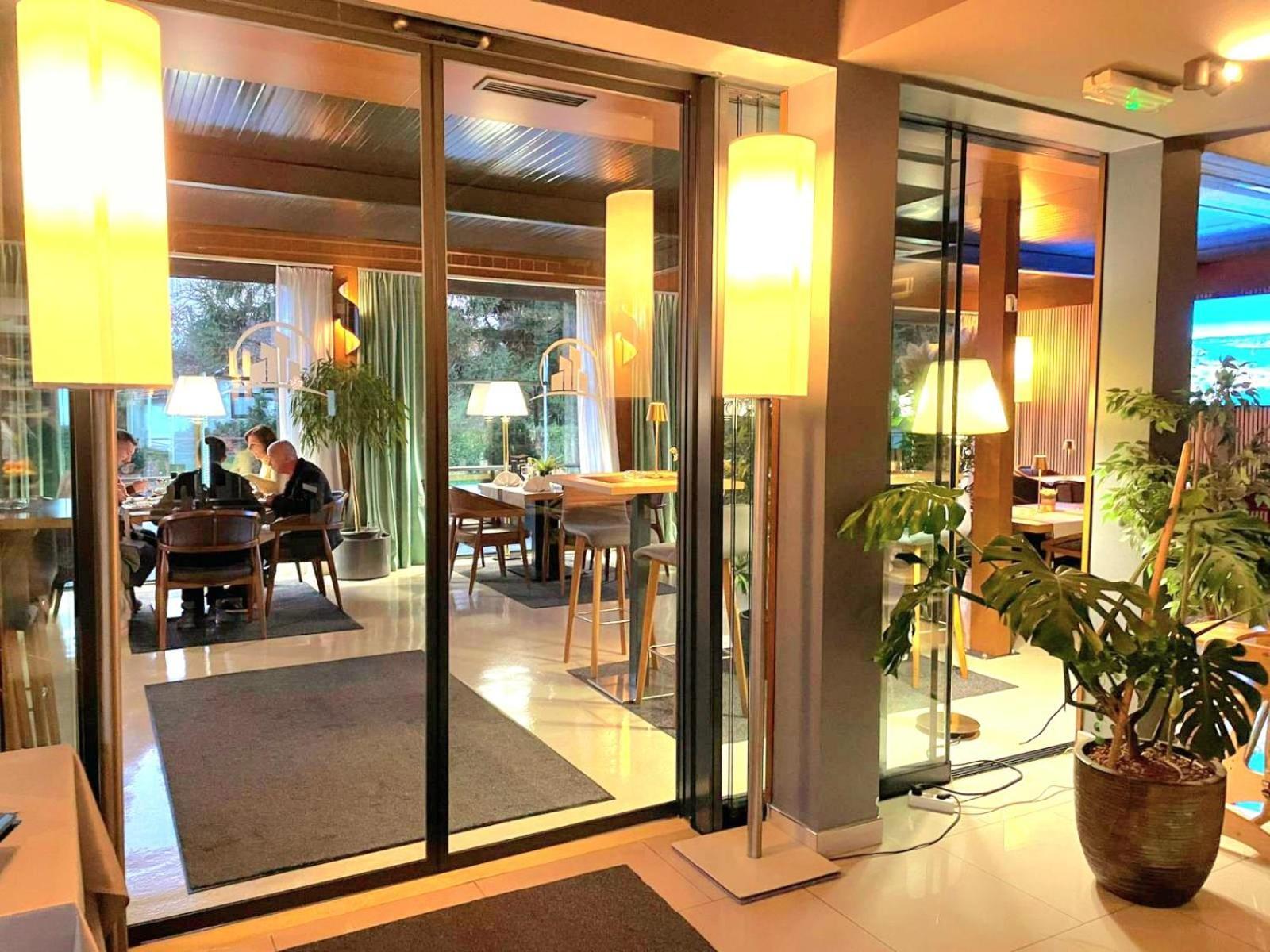 Swiss Plus Hotel Bihać Екстериор снимка