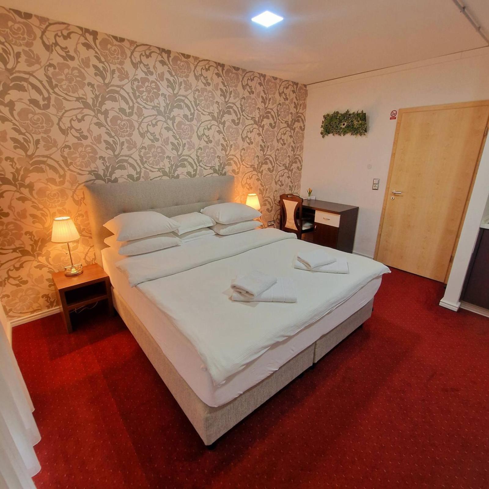 Swiss Plus Hotel Bihać Екстериор снимка