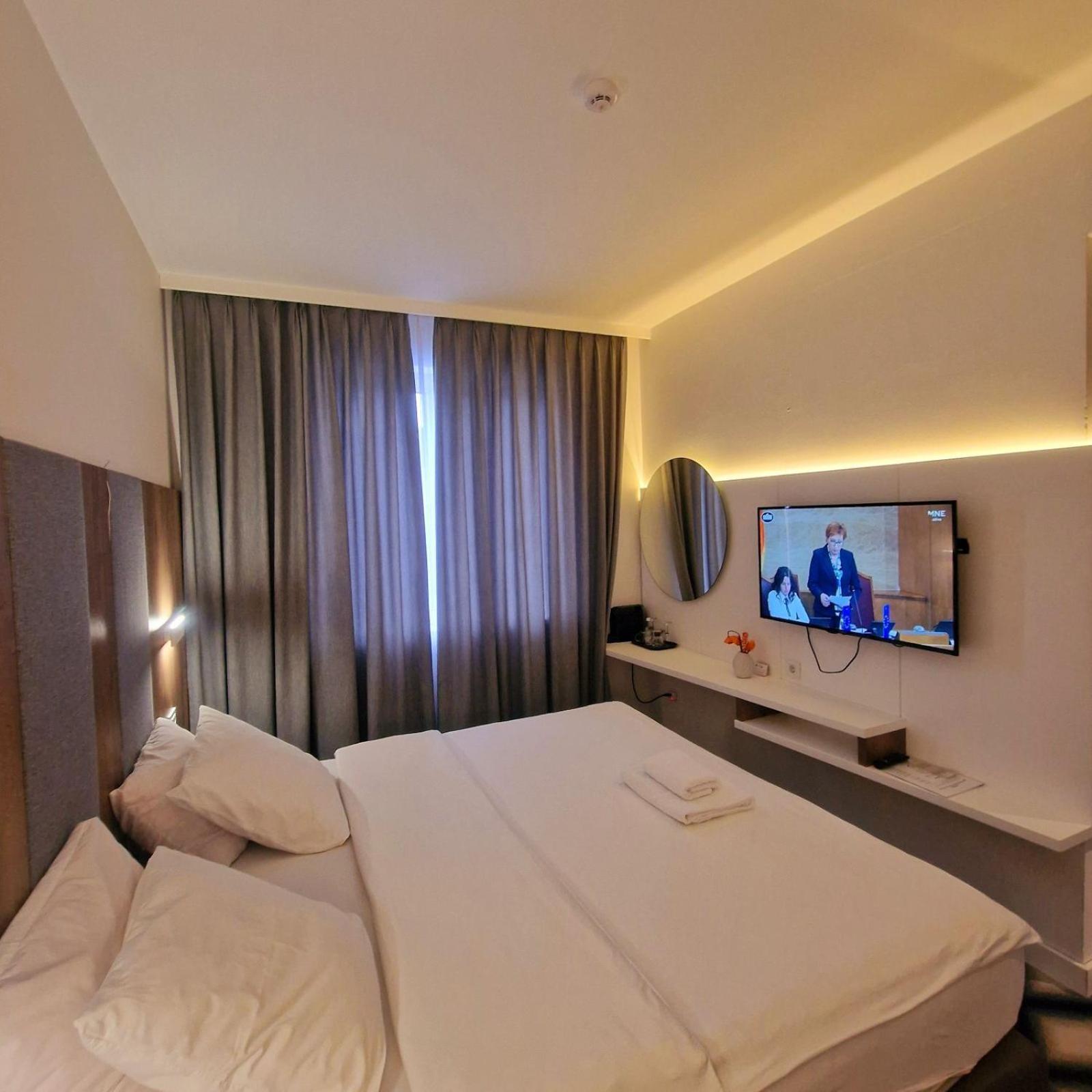 Swiss Plus Hotel Bihać Екстериор снимка